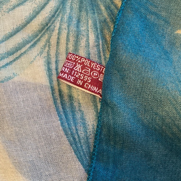 G Lightweight Floral Printed Scarf - Picture 4 of 6